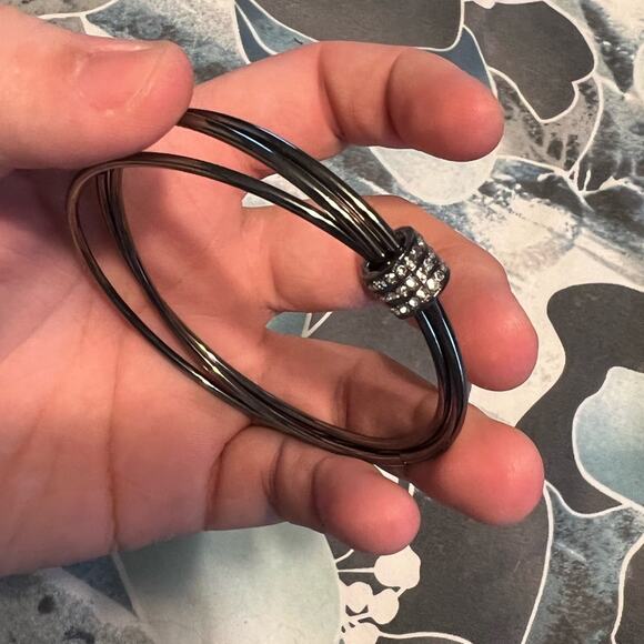 Paparazzi 3 black bangle bracelet with gem clasp - Picture 1 of 4